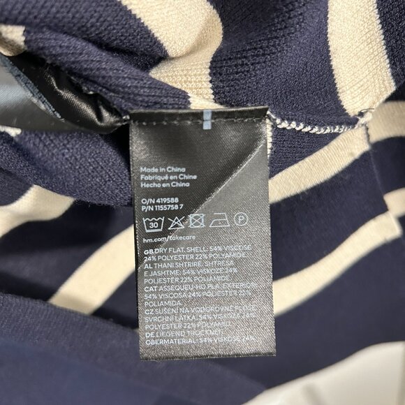 H&M MOCK TURTLENECK SWEATER - Picture 4 of 4